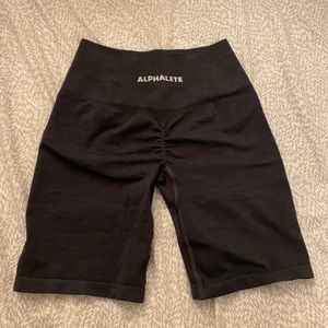 Alphalete Amplify Biker Shorts (S)
